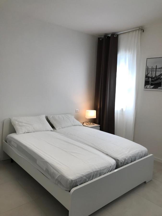 Apartamento White & Grey Venice Apartments *