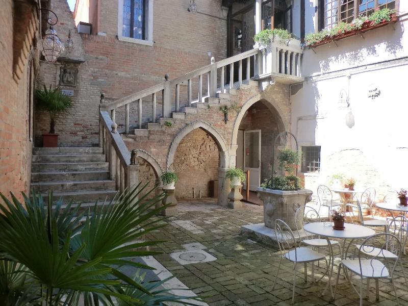 Ca' Nobile Corner Hotel