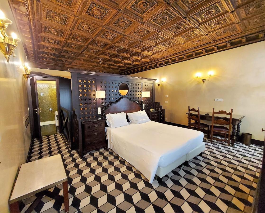 Hotel Saturnia & International