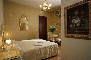 Palazzo Guardi 3*