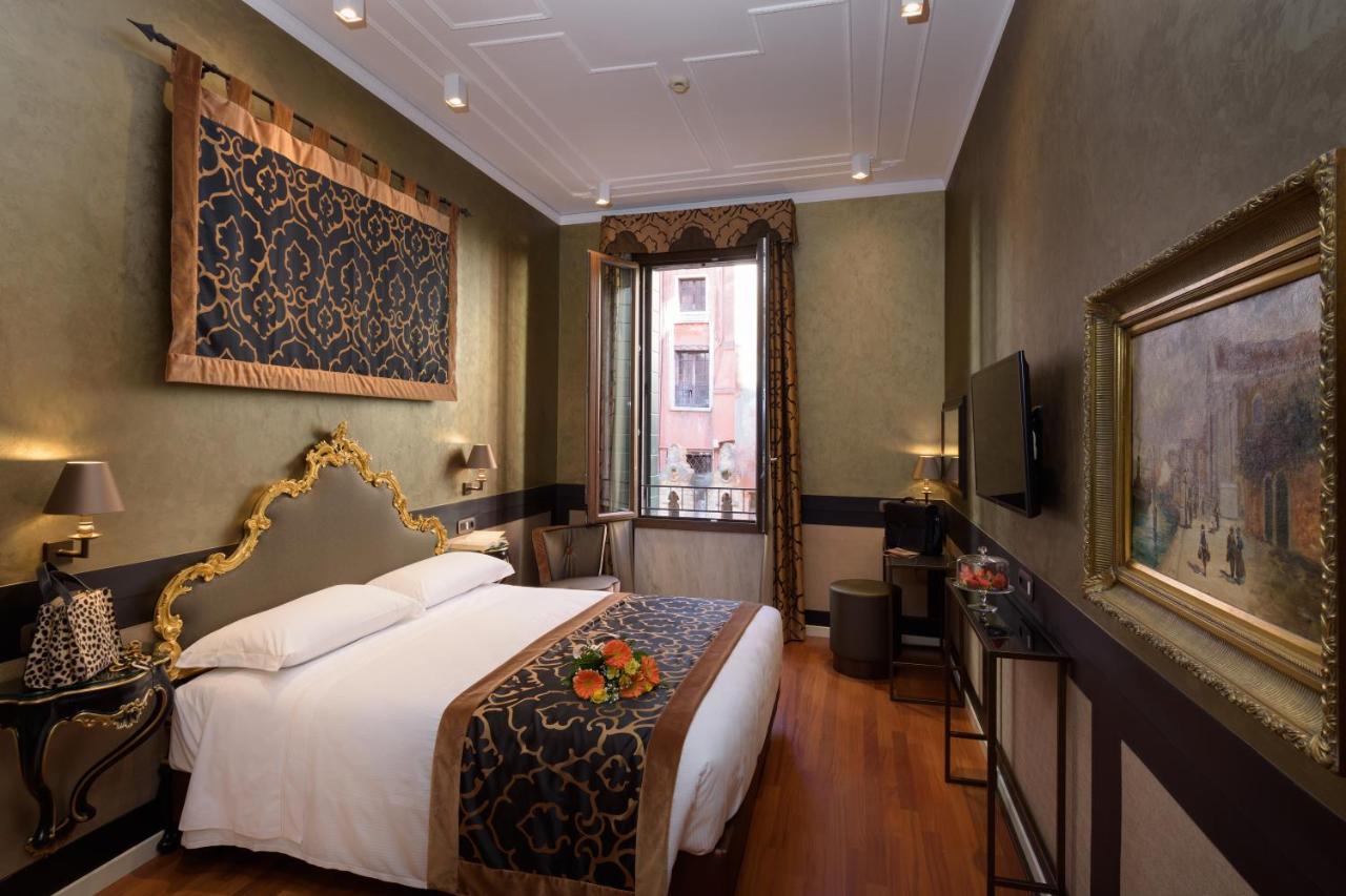 Hotel Unahotels Ala Venezia-adults 16