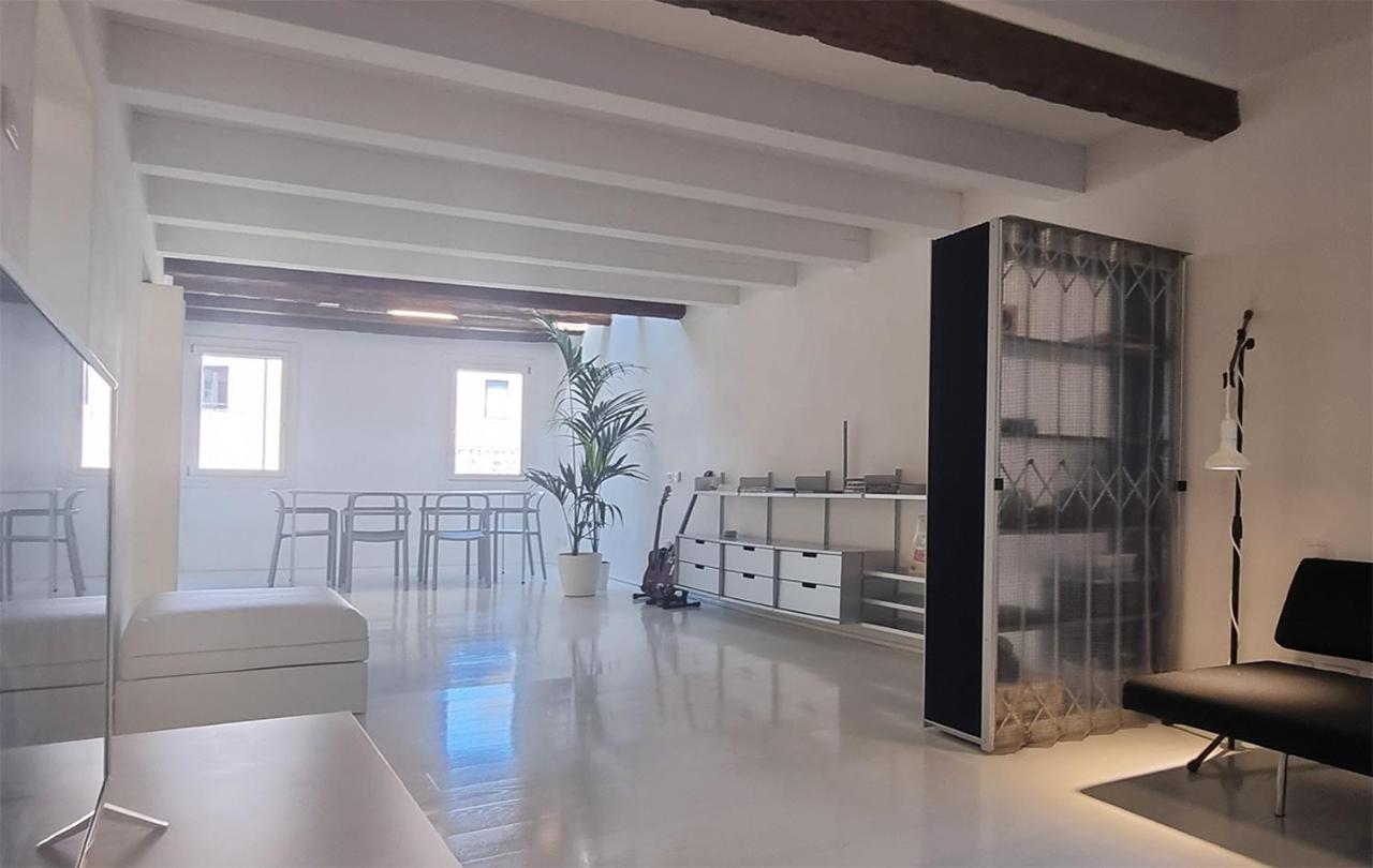 White Frari Apartment