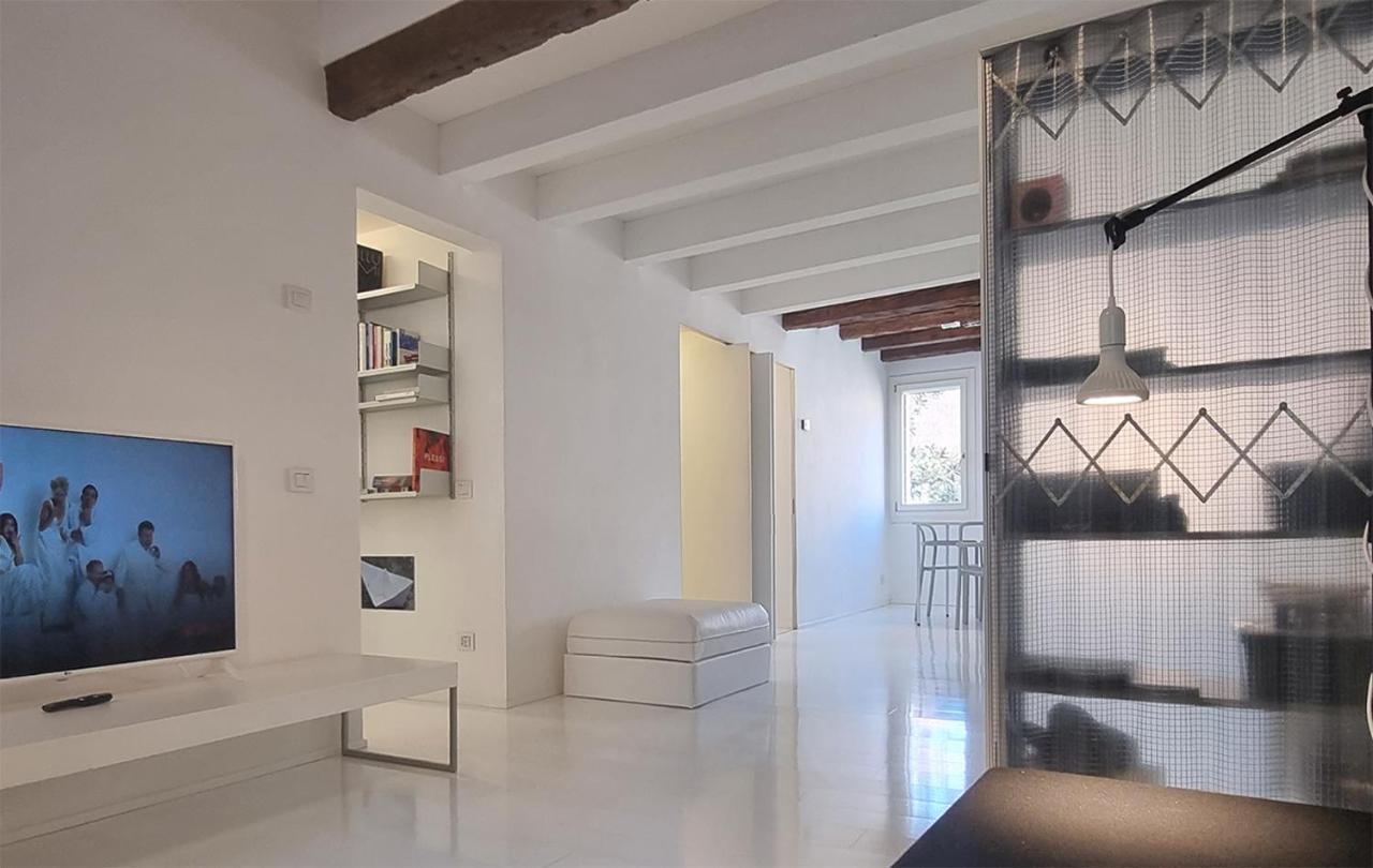 Apartment White Frari Venice