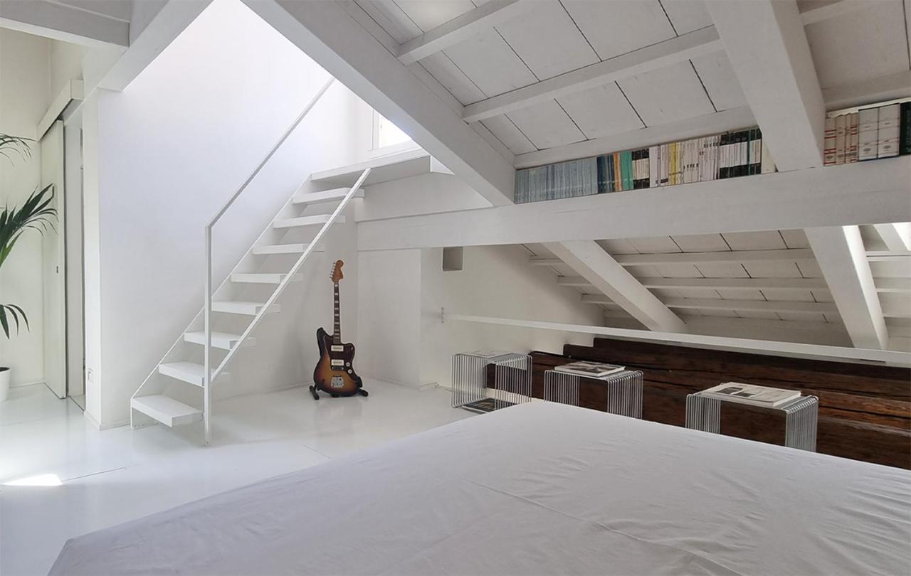Apartment White Frari