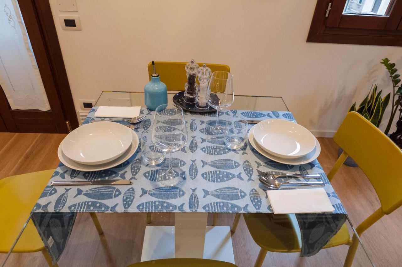 Luxurious And Quiet In The Lively Heart Of Apartment