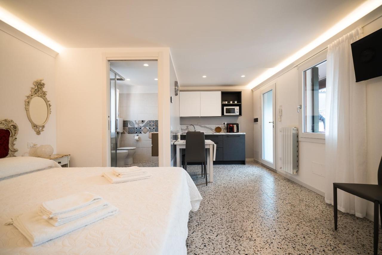 Venetian Roof View Apartment