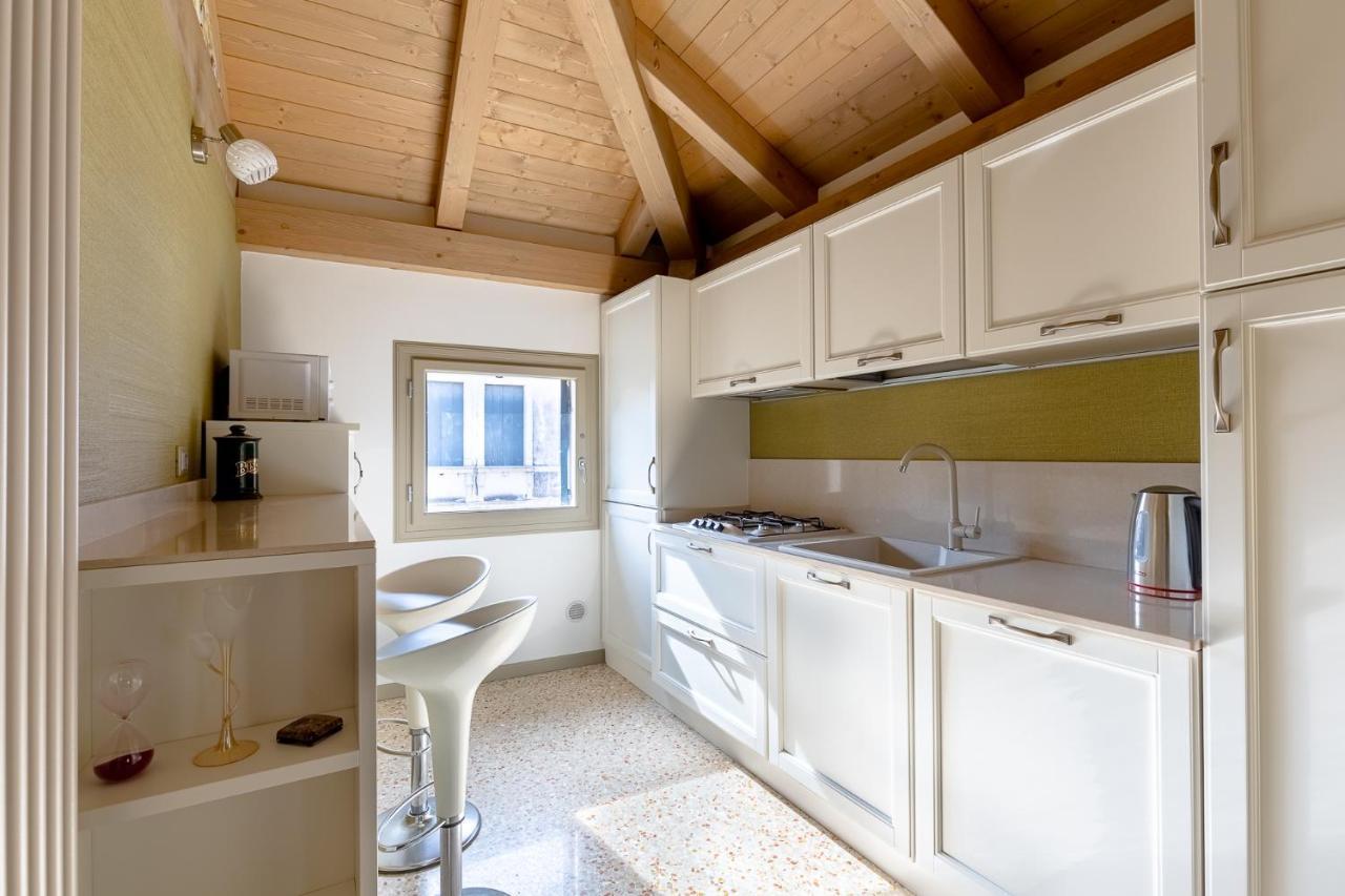 Ca' Cappello 2 With Canal View Apartment Venice