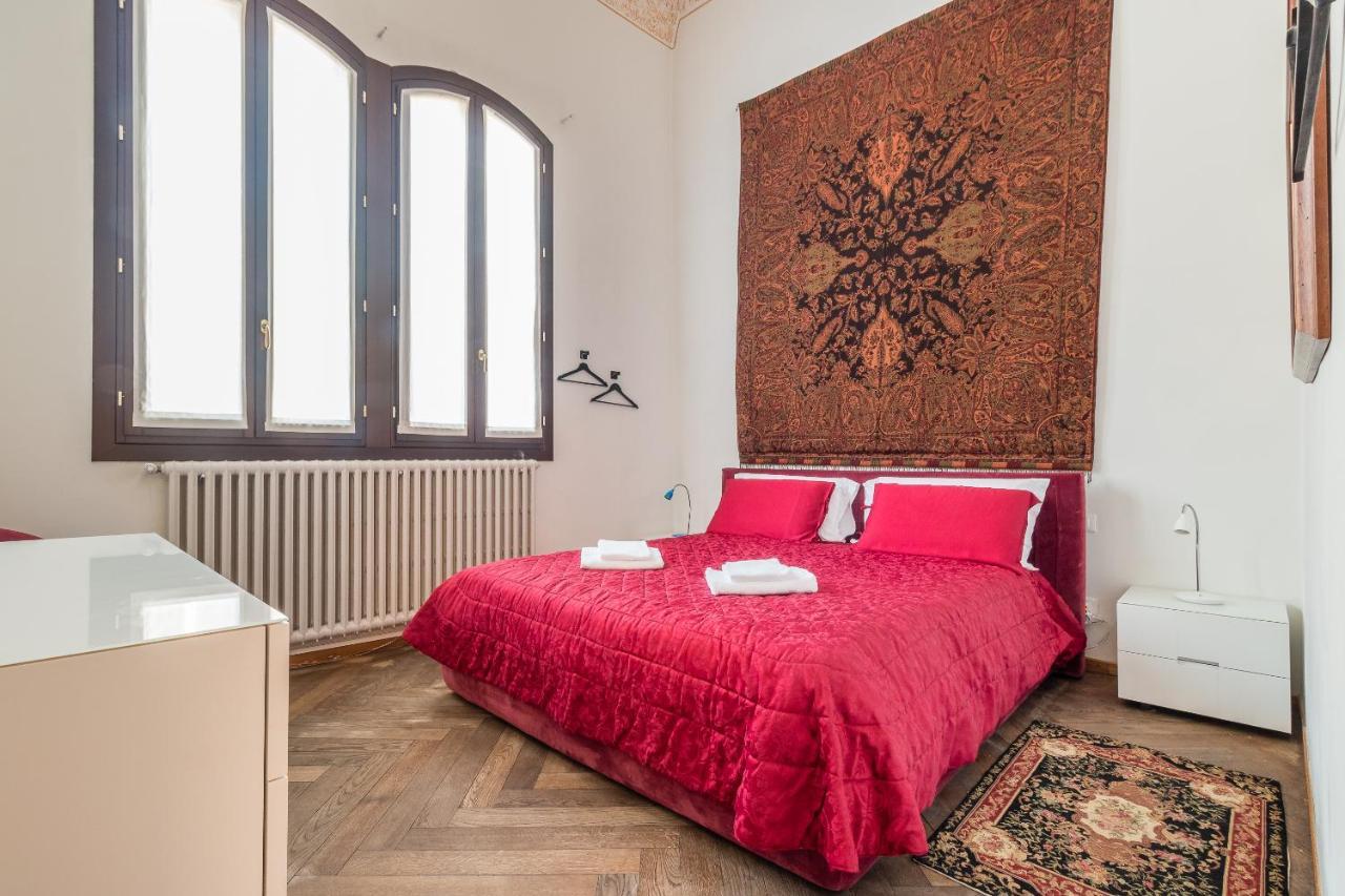 Red House Close To @accademia Bridge Appartamento