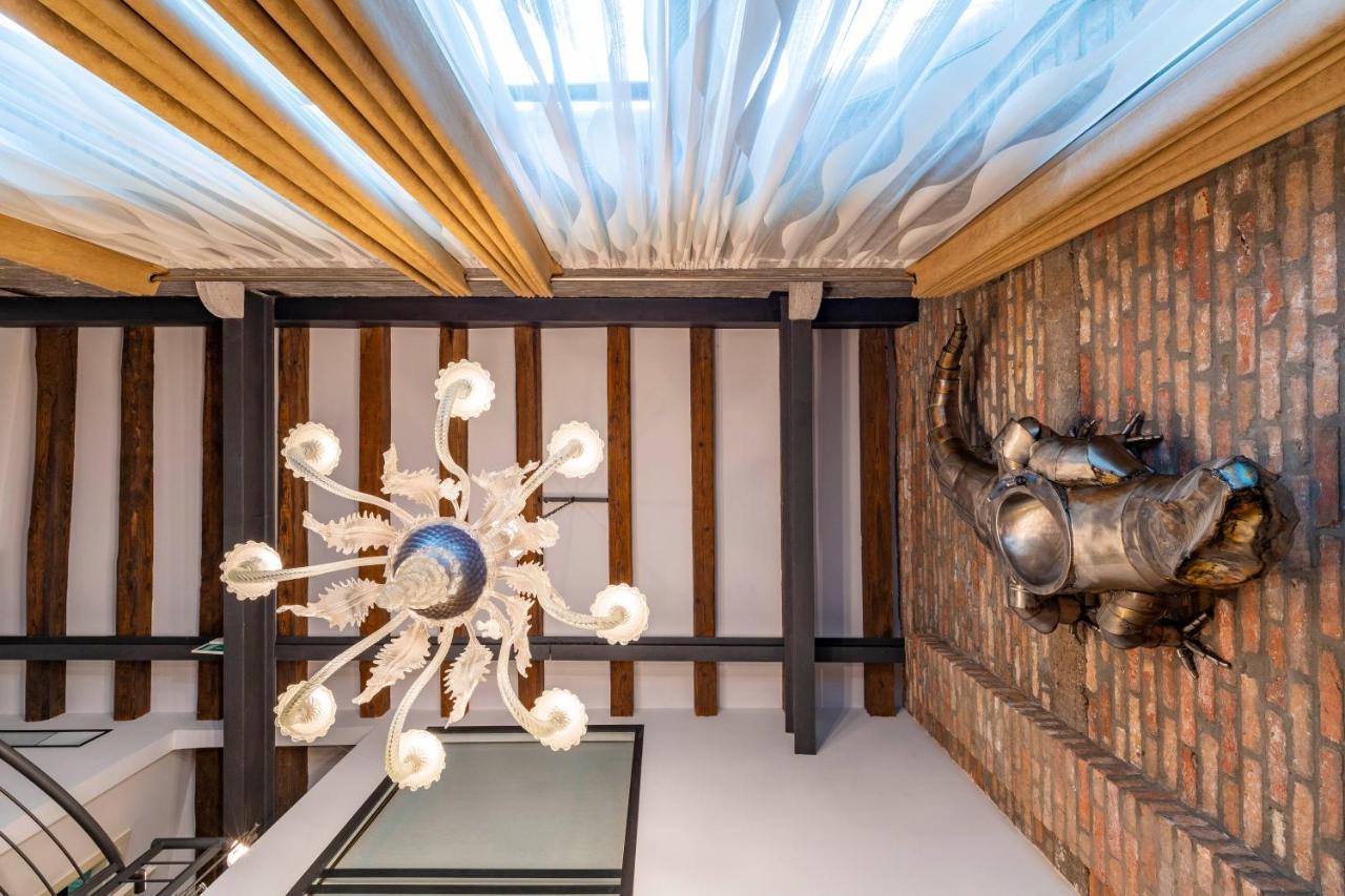 Venetian Loft *