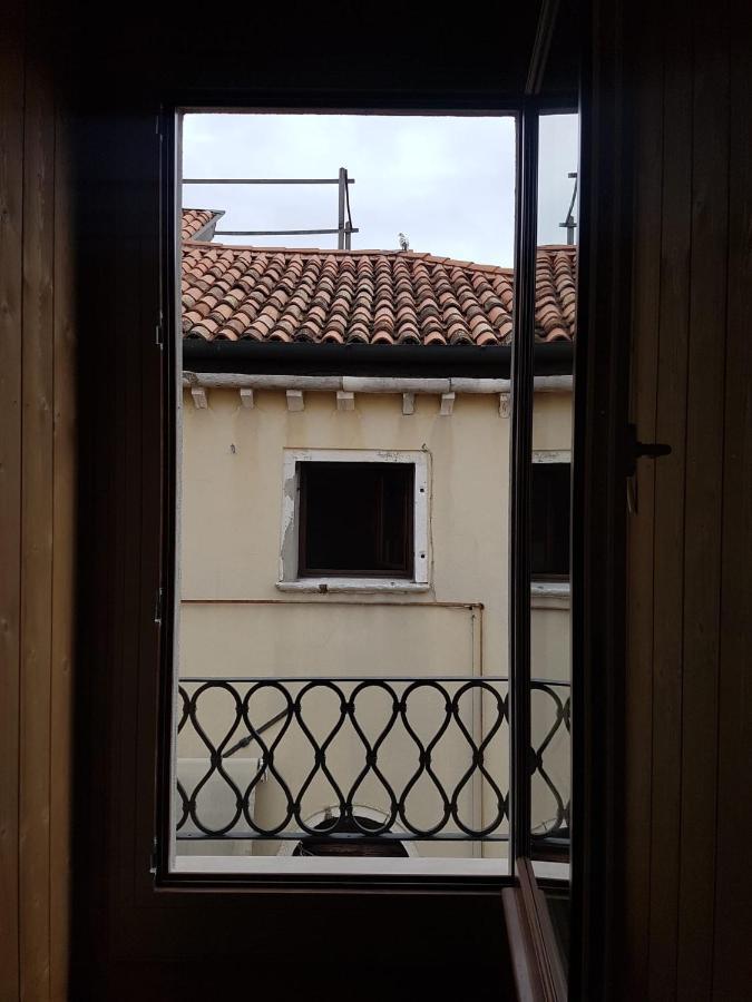 Ca' Cappello 2 With Canal View Apartment *