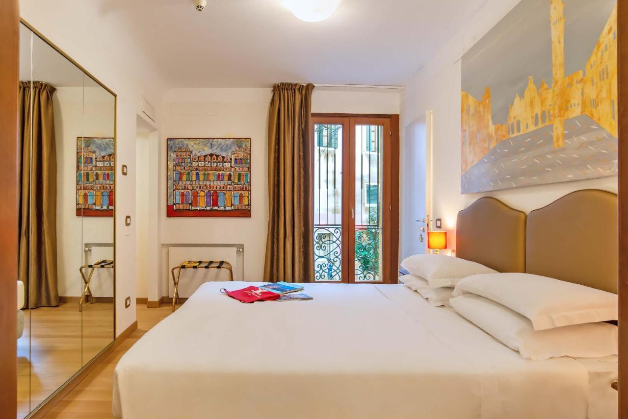La Fenice Et Des Artistes 3* Venice