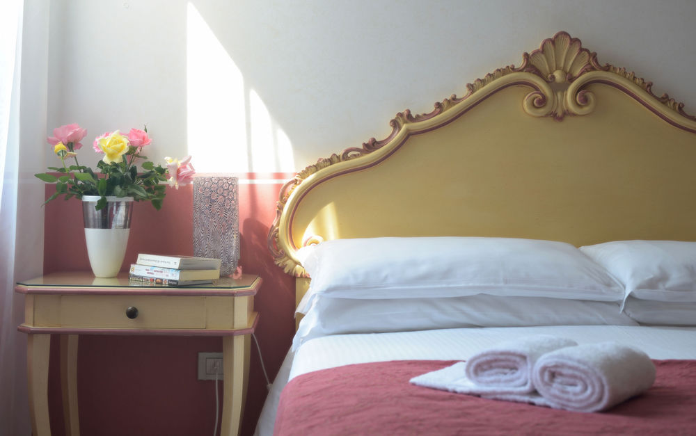 Ca' San Trovaso - 6 Bed & Breakfast 2*