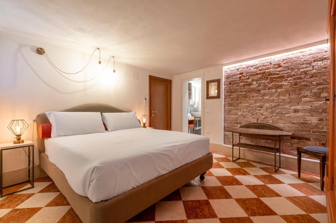 San Silvestro House * Venice