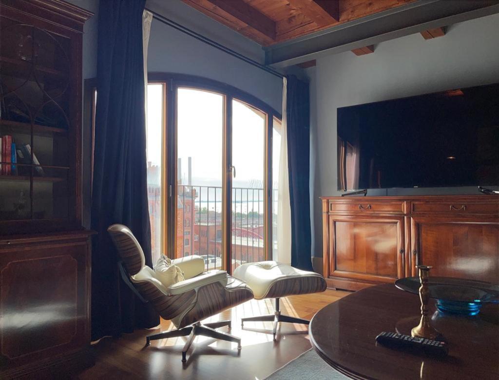 Apartment The Penthouse And Rooftop-terrace At Molino Stucky *