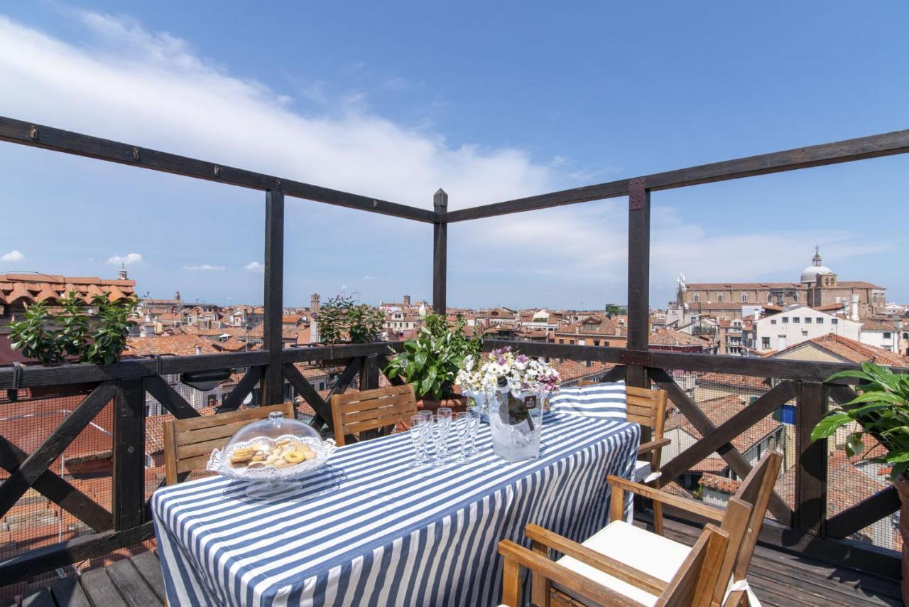 Apartment Penthouse With Rooftop Terrace And 360 Views Of - Venice5th
