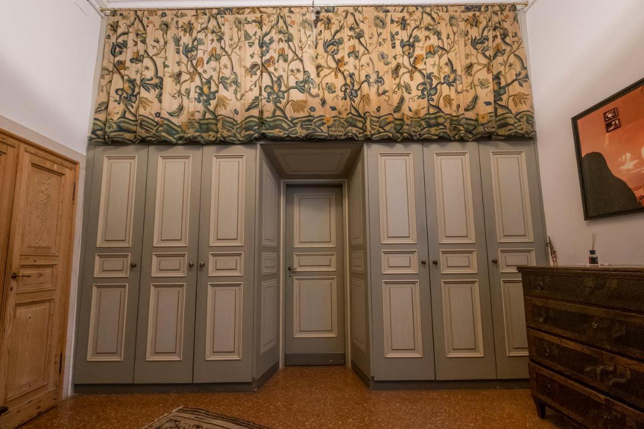 Private Room In A Gothic Palazzo Dona In The Center Of Venice *