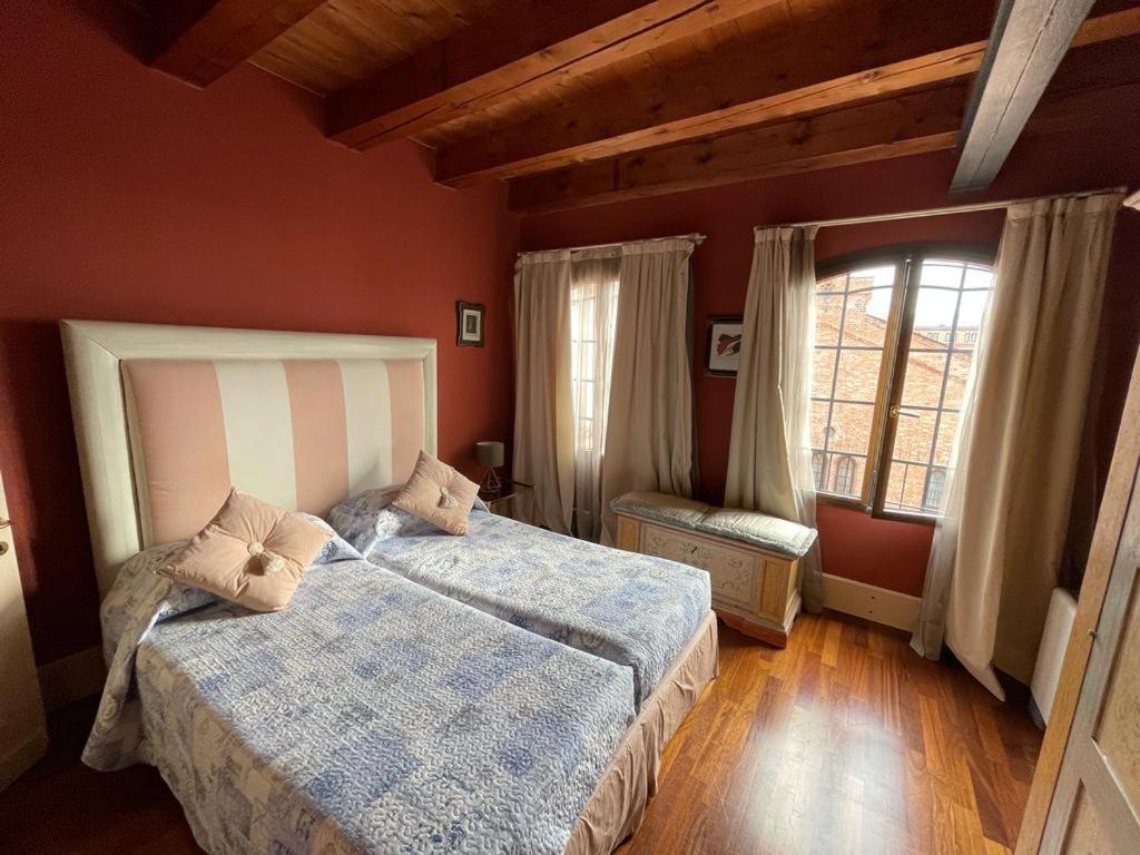 The Penthouse And Rooftop-terrace At Molino Stucky * Venice