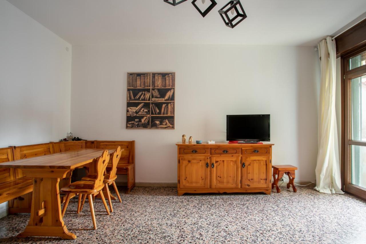 Casa Di Chiara Apartment *