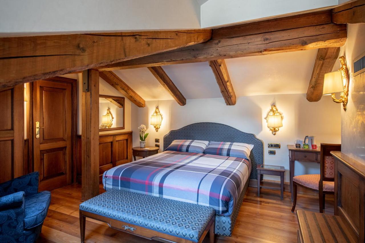 Hotel Montecarlo 3*