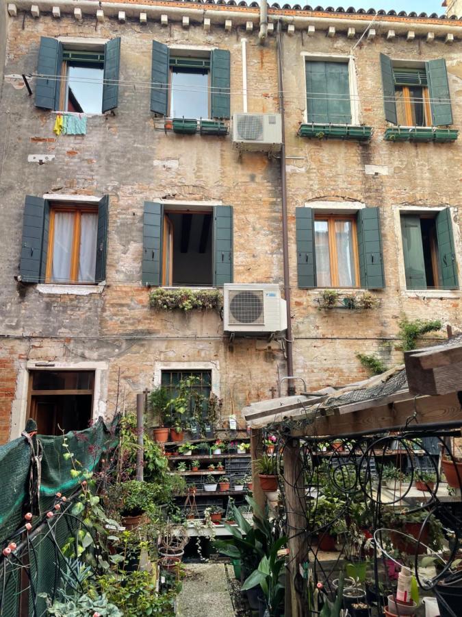 Ca Marga Cannaregio - Venetian Style 2 Bedroom Apartment