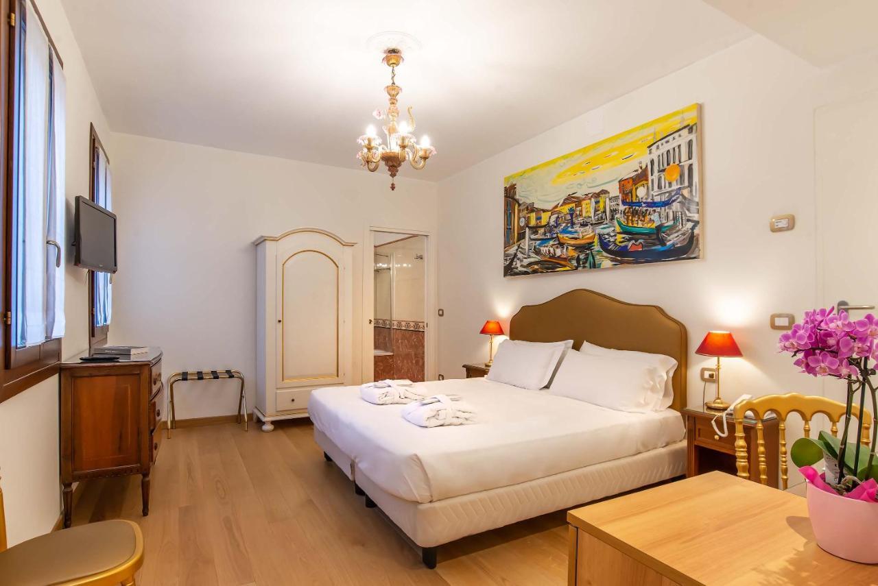 La Fenice Et Des Artistes 3* Venice