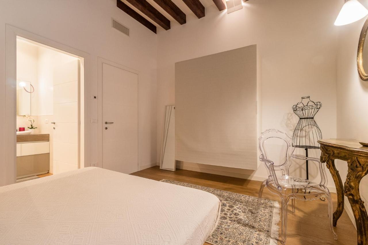 Apartment Gallery House