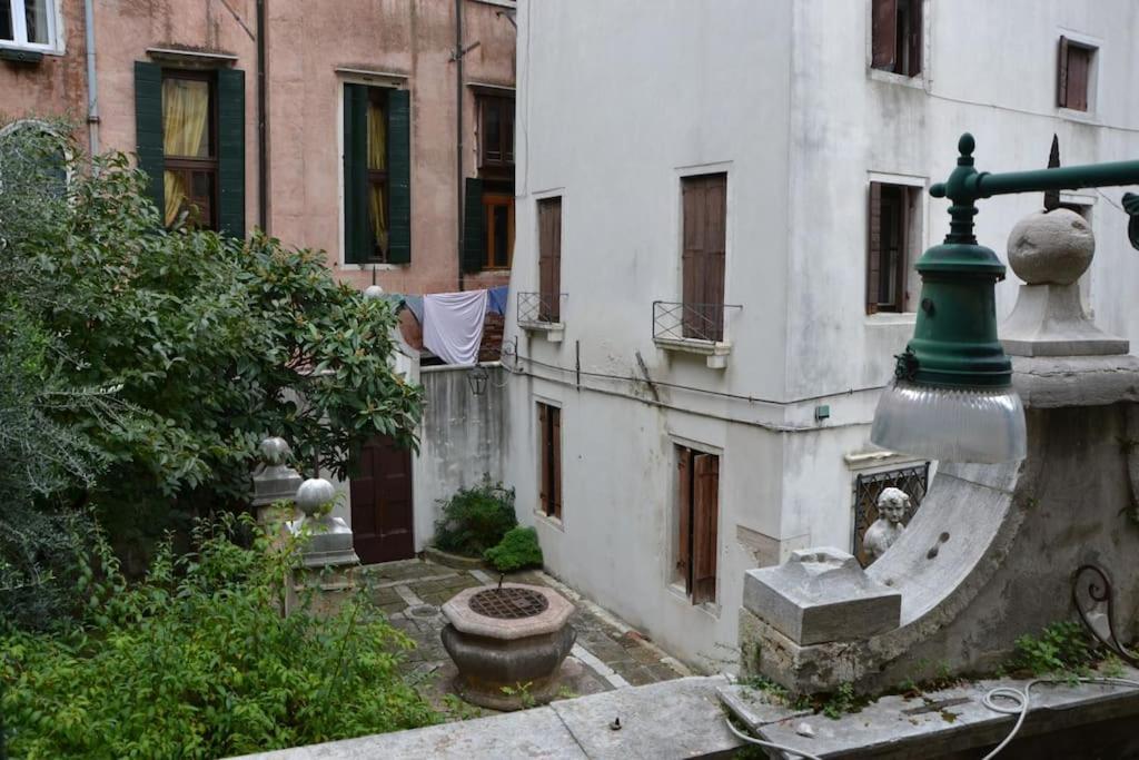 Quiet And Comfort In The Heart Of Venice