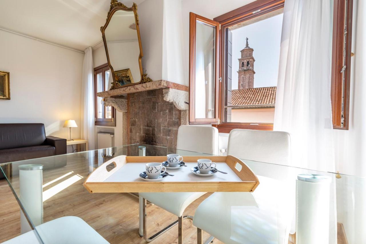 Ca' Dei Carmini Apartment *