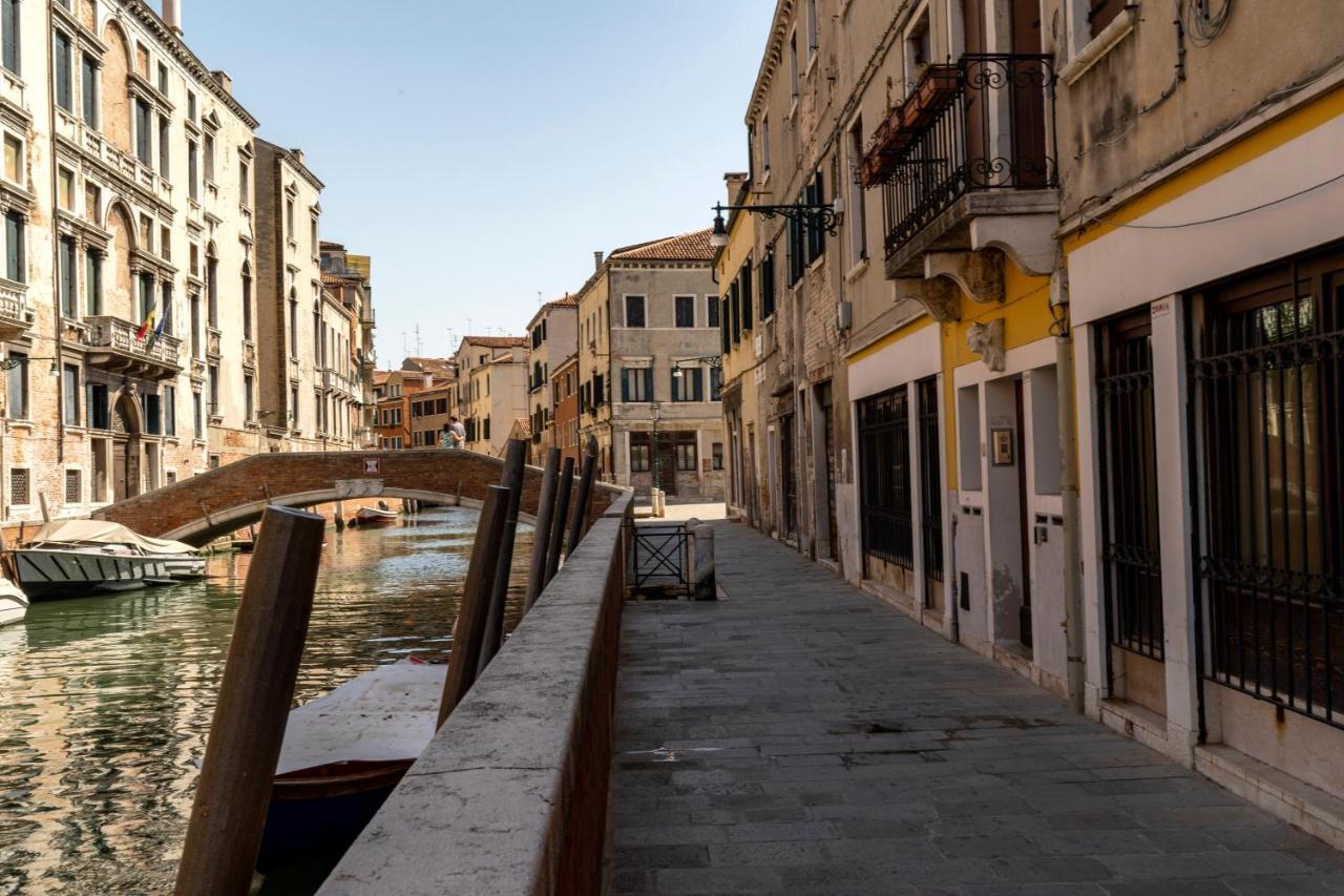 Ca' Dei Carmini Apartment *