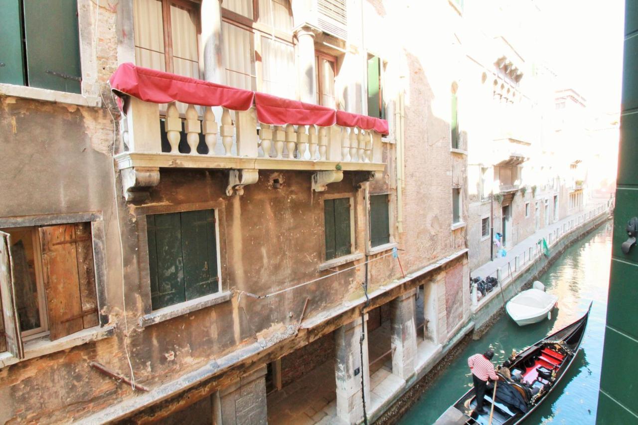 Apartment San Marco With Canal View