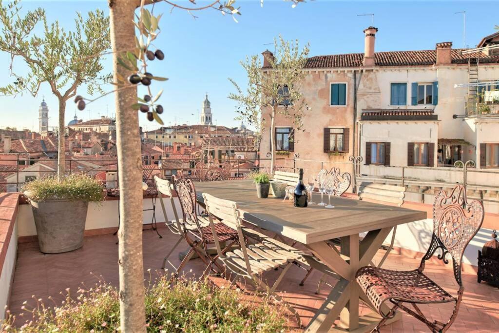 Ca' Erizzo Dream Apartment, Spectacular Views From The Amazing Terrace! Apartamento *