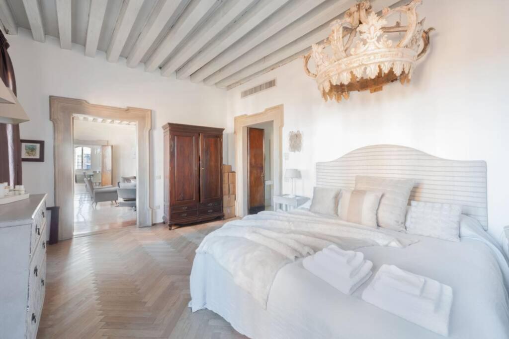 Ca' Erizzo Dream Apartment, Spectacular Views From The Amazing Terrace! Veneza
