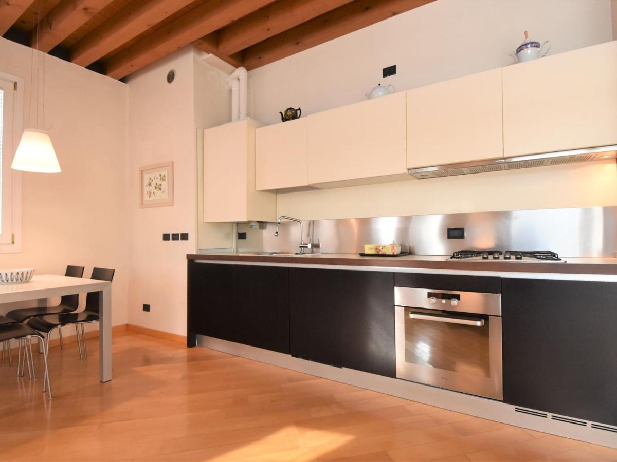 Iris By Interhome Veneza