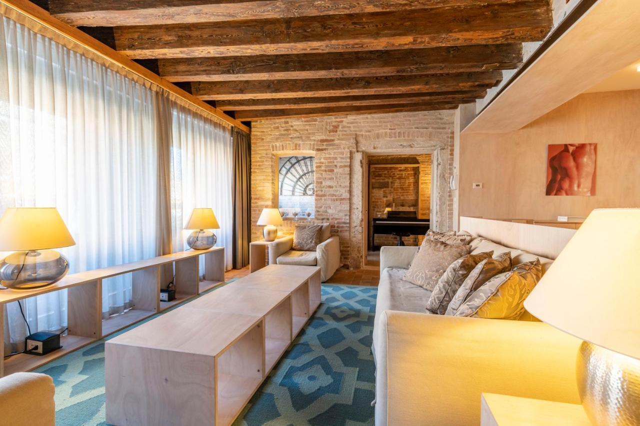 Ca' Del Fontego - Luxury Grand Canal Villa