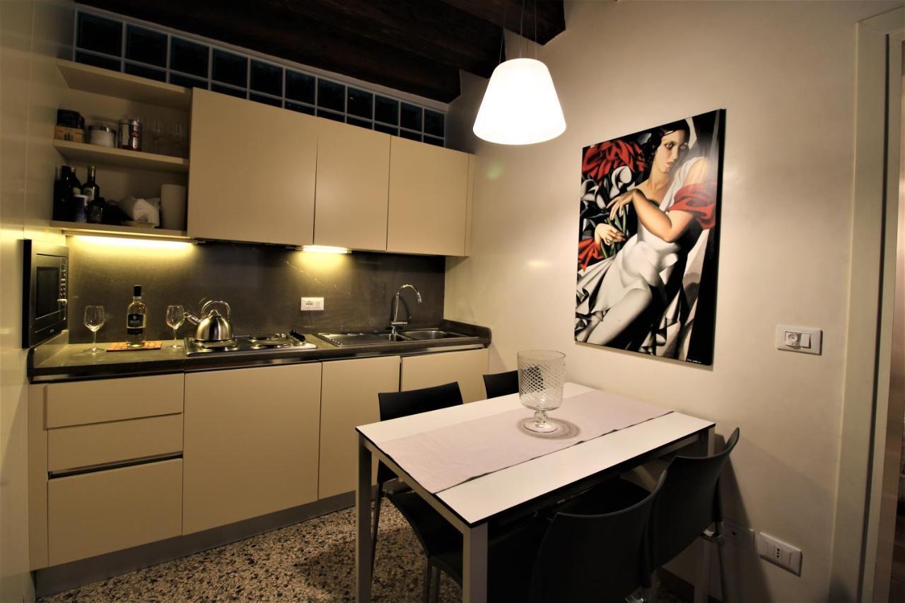San Marco With Canal View Apartment Venice
