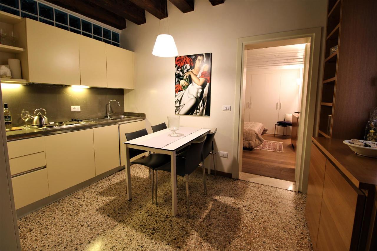 San Marco With Canal View Apartment