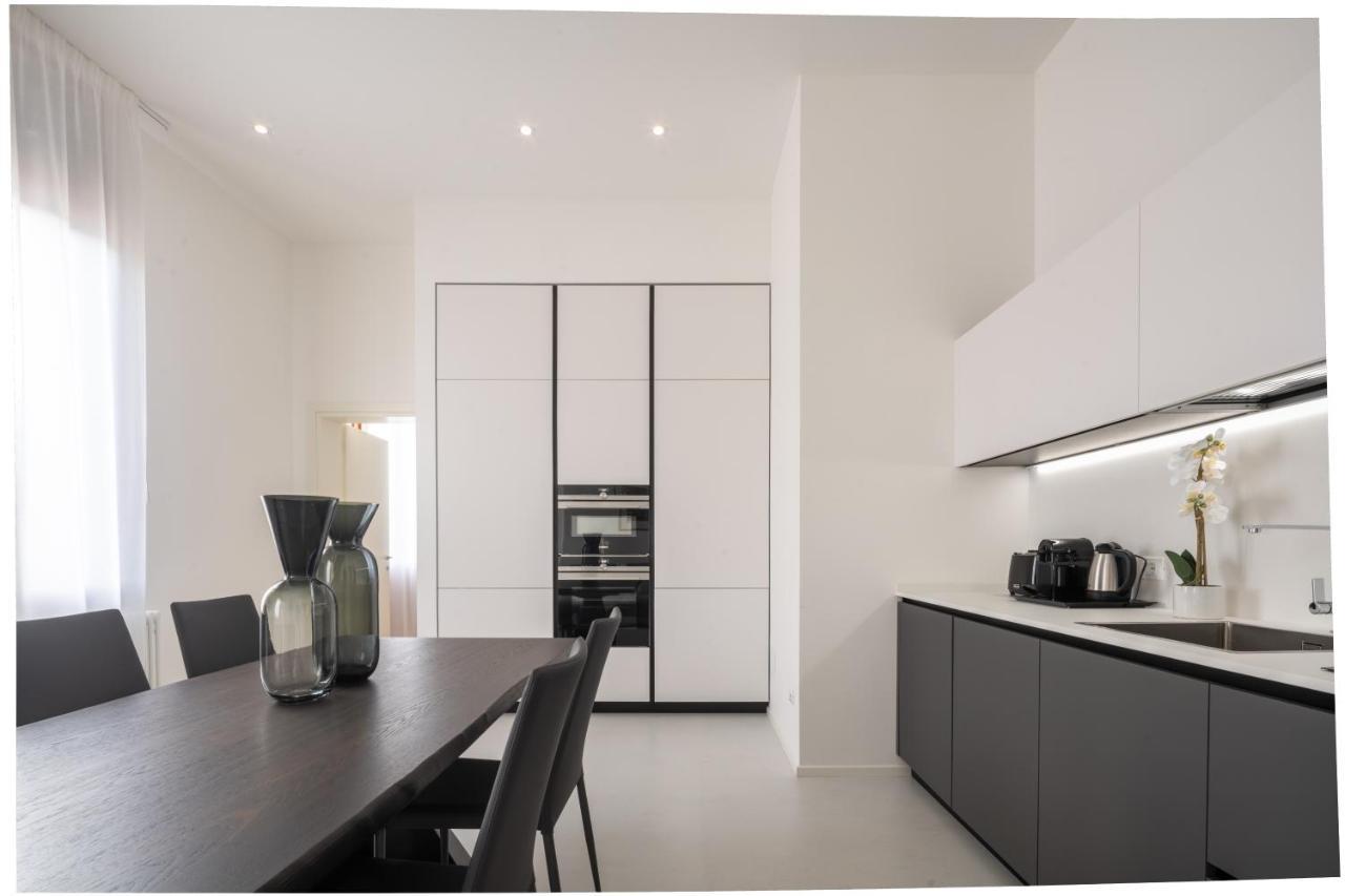 Design With Balcony On The Grand Canal R&r Apartment