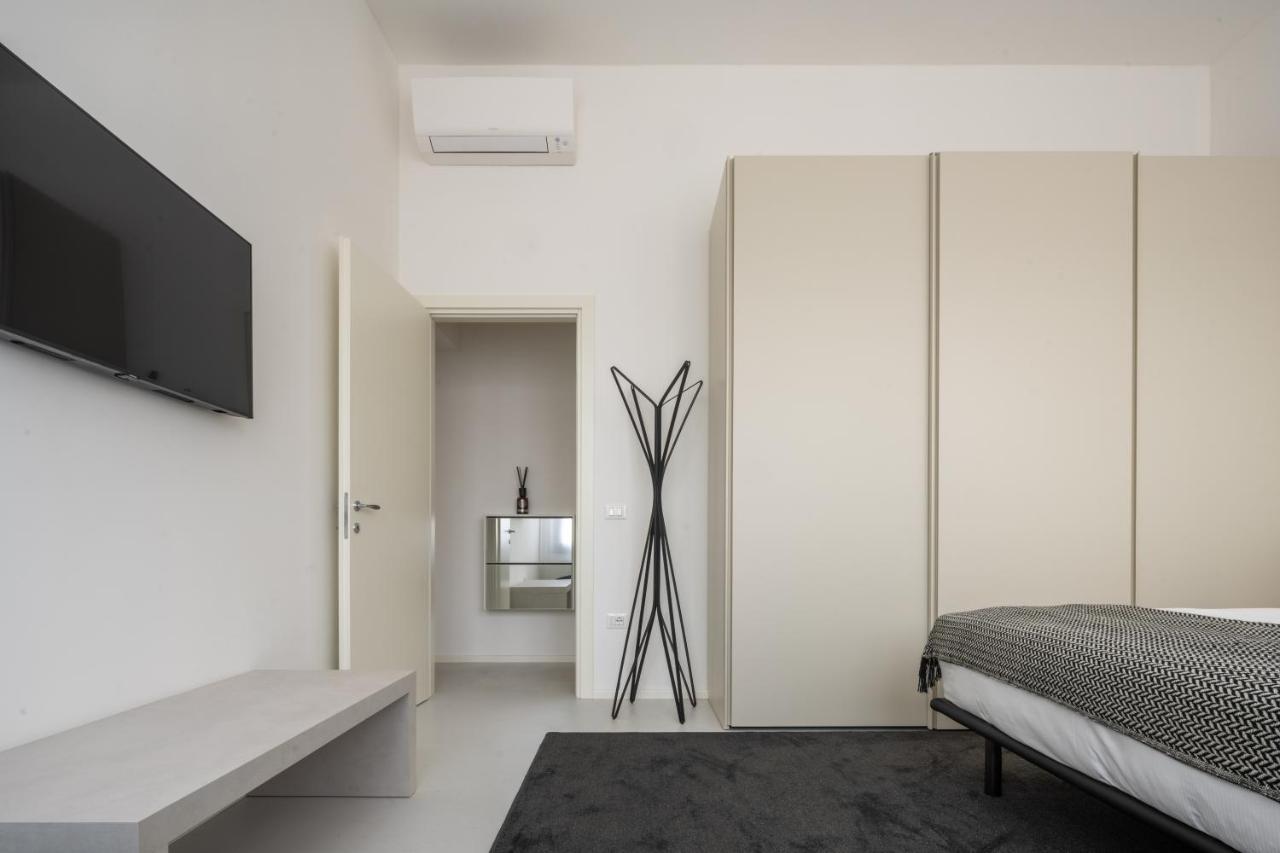Apartment Design With Balcony On The Grand Canal R&r Venice