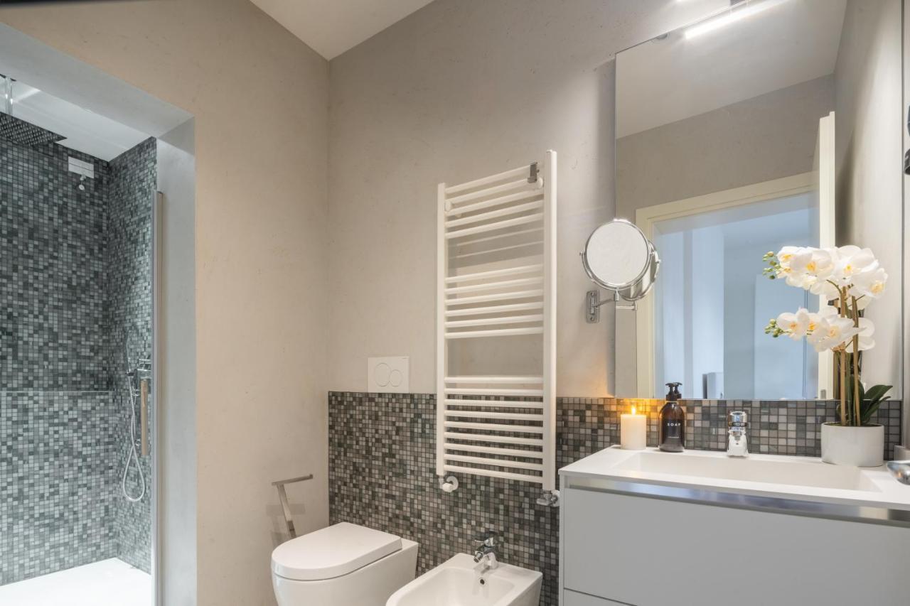 Apartment Design With Balcony On The Grand Canal R&r *