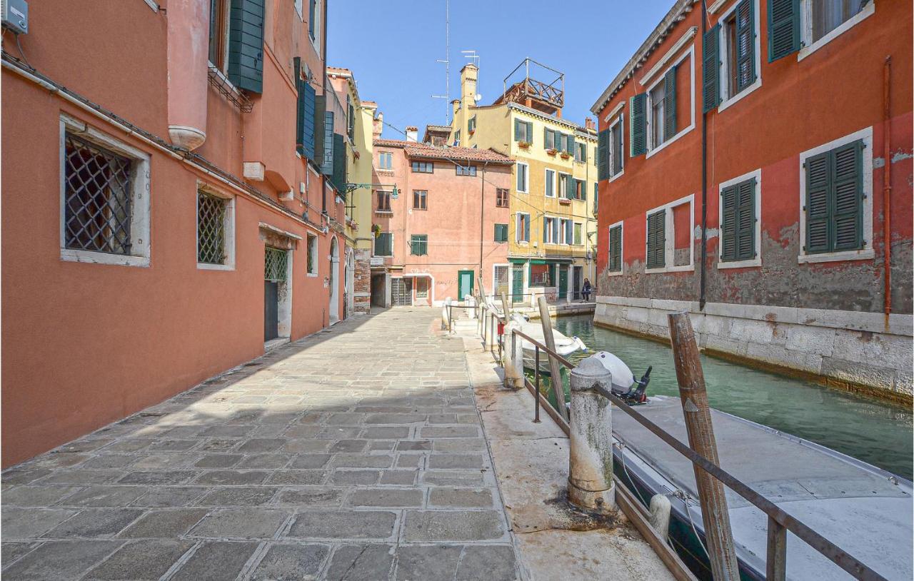 In With Kitchen * Venice