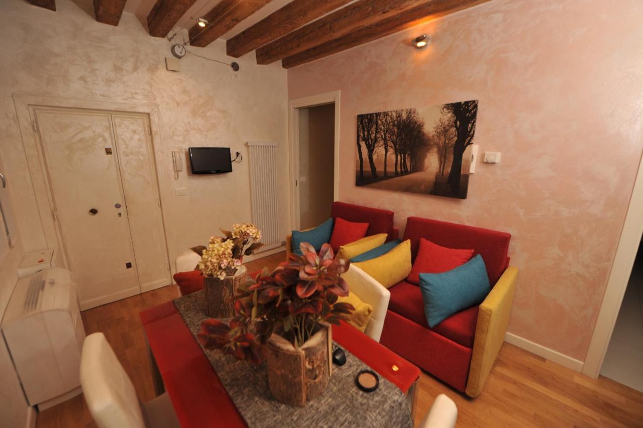 Calle De La Comare Apartment