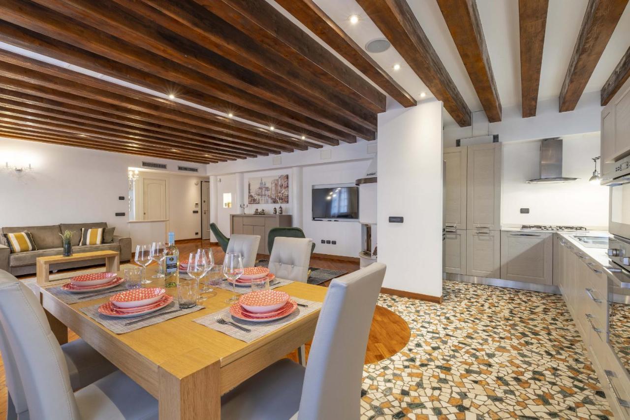 Apartment Tolentini Canal View & Terrace By Wonderful Italy Venice