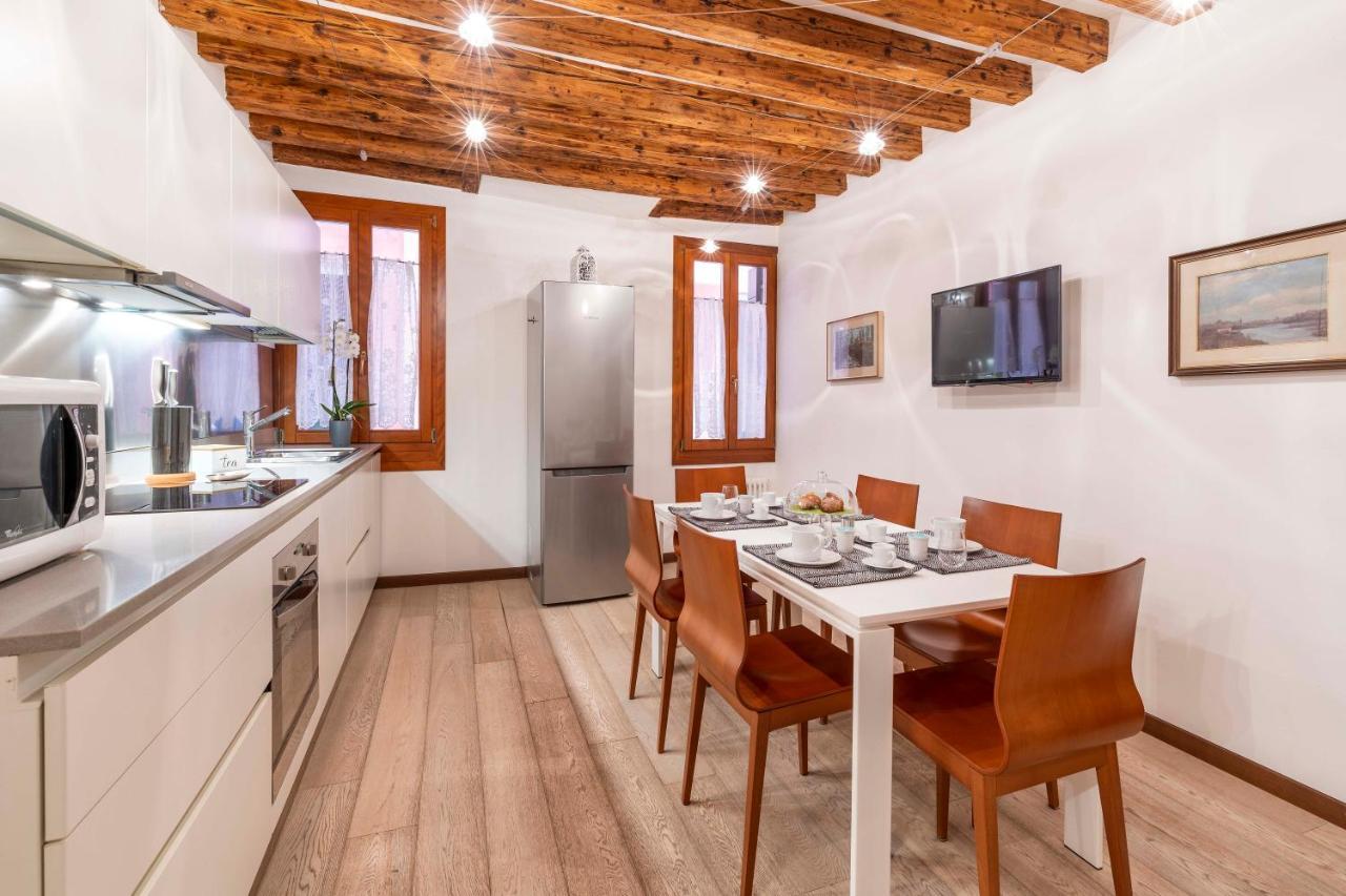 Central Apt Apartment *