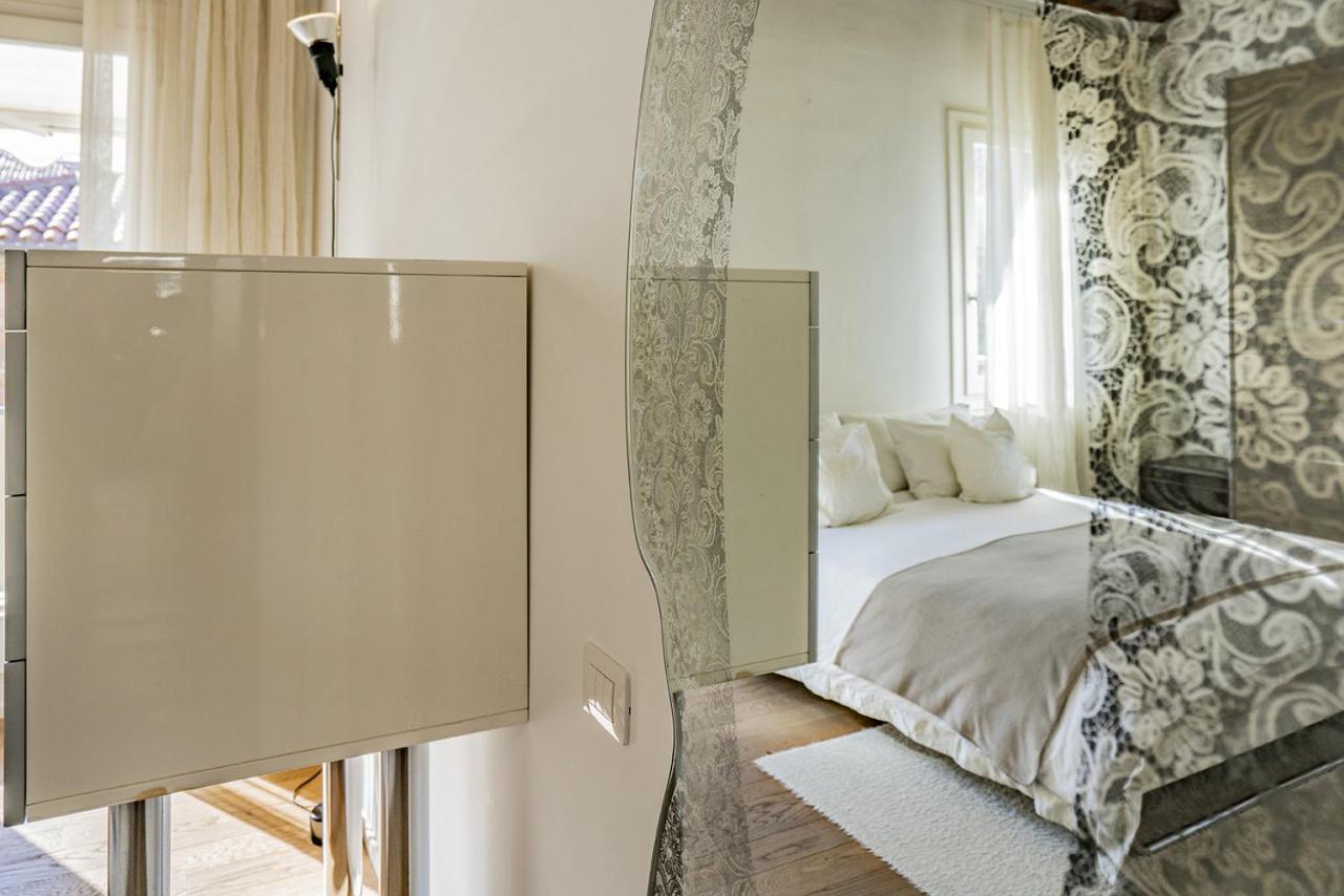 Colleoni With 2 Superb Terraces Apartment