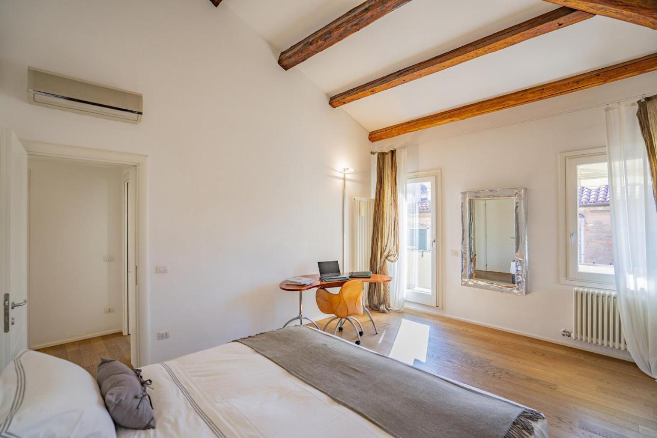Colleoni With 2 Superb Terraces Apartment Venice