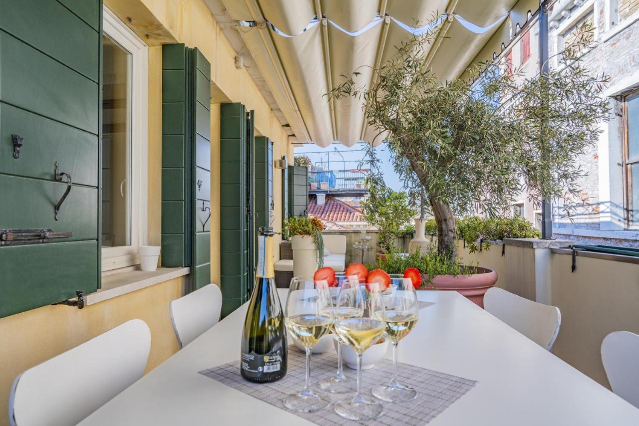 Colleoni With 2 Superb Terraces Apartment Venice