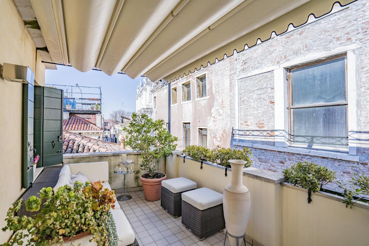 Colleoni With 2 Superb Terraces Apartment *