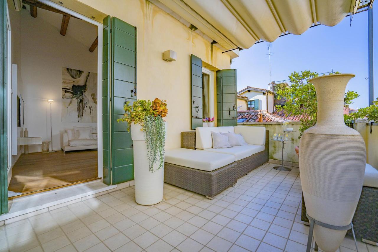 Colleoni With 2 Superb Terraces *