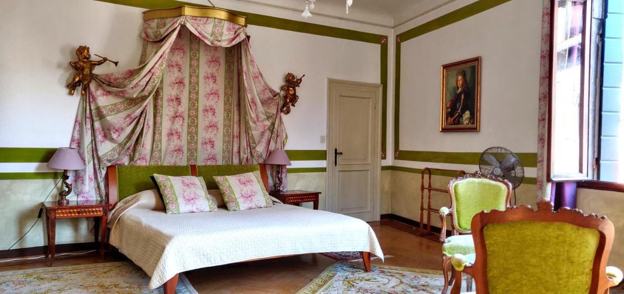 Apartment Charming Large Palazzo In Center For Up To 9 People