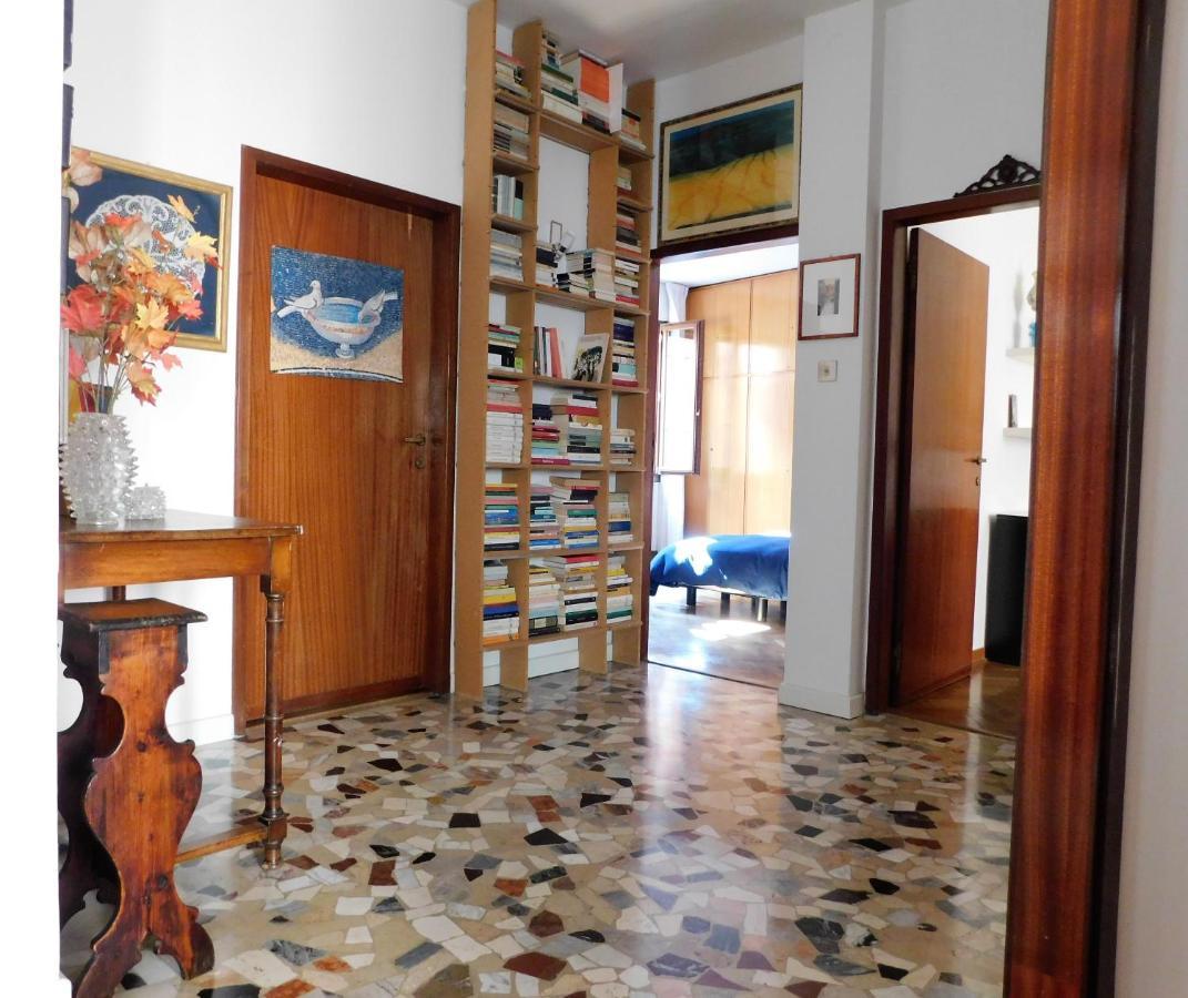Nouvelle Vague Apartment